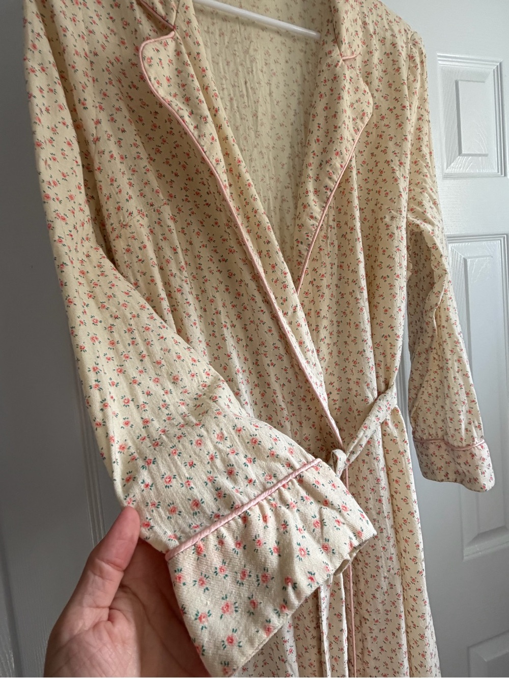 Vintage Tradwife Women's Cream Floral Long Robe with Belt Sz Small Cotton Wool